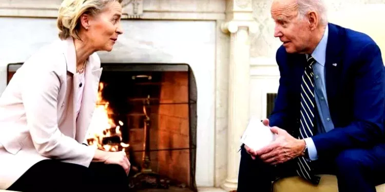 AB Kurulu Lideri Von der Leyen ile ABD Lideri Biden bir ortaya geldi