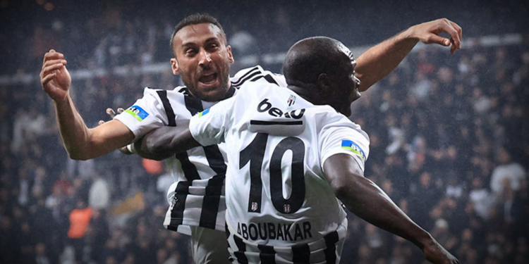 Beşiktaş 3 puanı 3 golle aldı