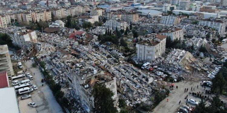 Deprem bölgesindeki elektrik ve doğalgaz borçları silindi