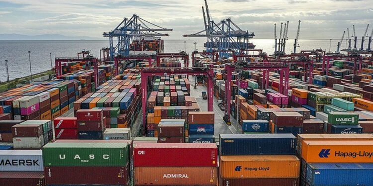 İhracat iklimi 8 ay sonra ilk kez iyileşmeye işaret etti