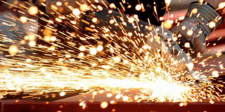 Sanayi üretimi yıllık yüzde 4,5 arttı