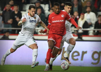 Akdeniz derbisinde gülen taraf Antalyaspor