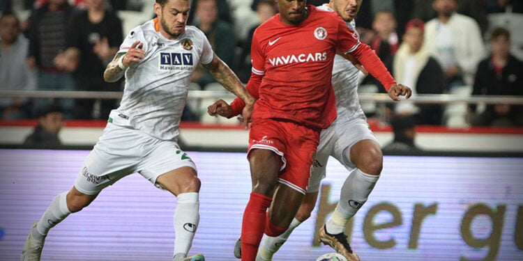 Akdeniz derbisinde gülen taraf Antalyaspor