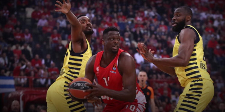 Fenerbahçe Beko deplasmanda Olympiakos’u devirdi