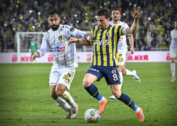 Fenerbahçe evinde İstanbulspor engeline takıldı