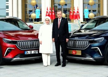 İlk TOGG Erdoğan çiftine teslim edildi