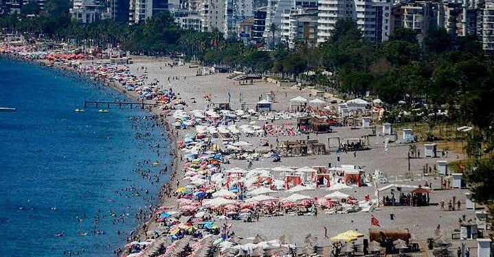 Turizm gelirlerinde hedefte rekor var