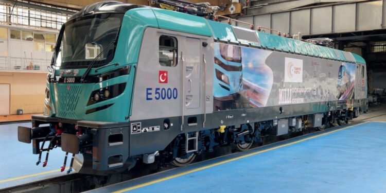 İlk yerli ve milli Lokomotif: E5000