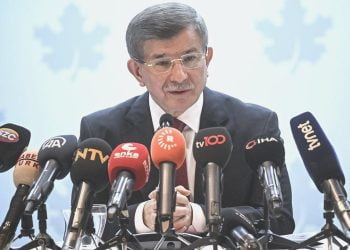 Davutoğlu: Milletimizin iradesi başımızın tacıdır