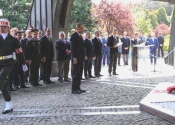 Erdoğan’dan Menderes’in kabrine ziyaret