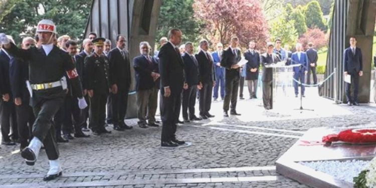 Erdoğan’dan Menderes’in kabrine ziyaret