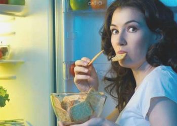 Gece yeme sendromu sıhhat sıkıntılarına yol açıyor