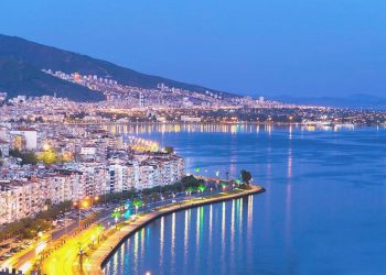 İzmir, ‘Yeşil Dönüşüm ve Mavi Fırsatlar’ ile geleceğe hazırlanıyor