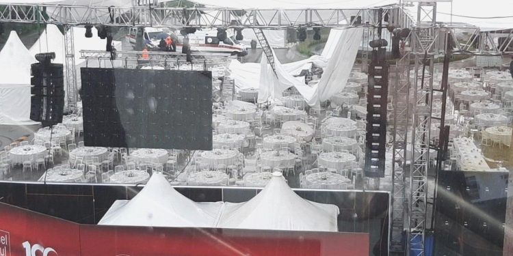 TOBB Genel Konseyi’nde platform çöktü: 4 yaralı