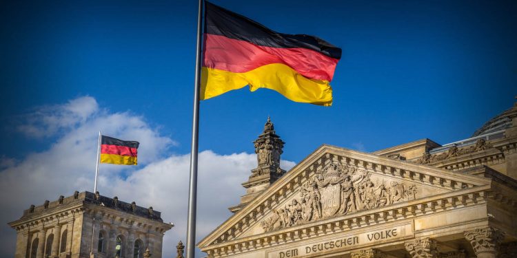 Almanya’dan tarihi hamle: Turist vizesiyle gelip iş bulana fırsat