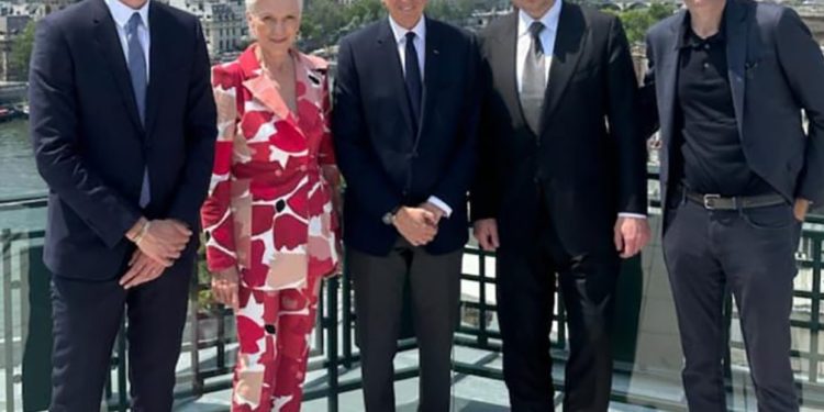 Dünyanın en zengin iki ismi Elon Musk ve Bernard Arnault, Paris’te yemekte buluştu