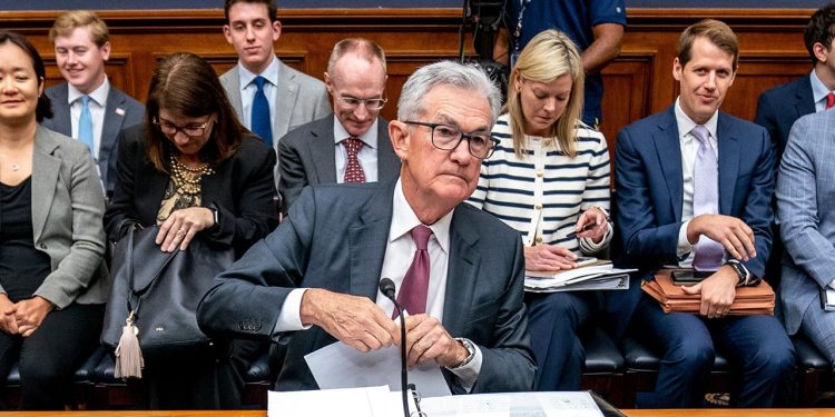 Powell ’den art arda iki faiz artışı ihtimali sinyali