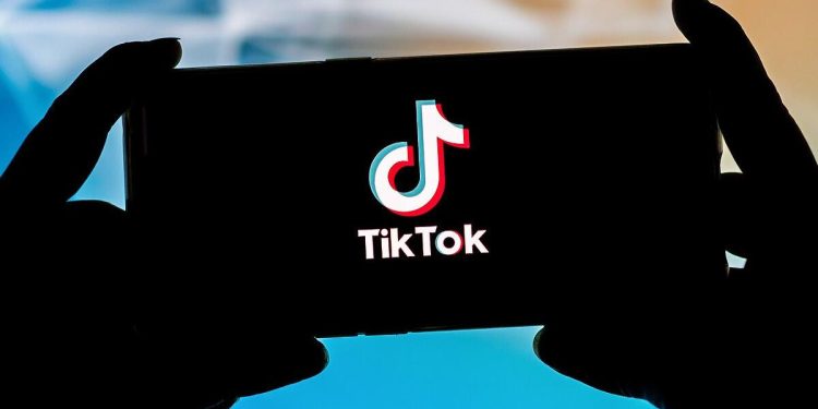 Tiktok üzerinden kara para akladılar: 120 şüpheli gözaltında