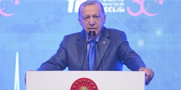 Türkiye İhracatçılar Şampiyonları ödüllerini Cumhurbaşkanı Erdoğan’ın elinden aldı