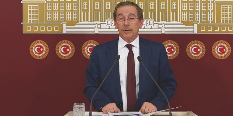Abdüllatif Şener, CHP’den istifa etti