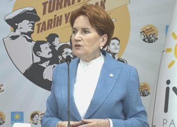 Akşener, GİK üyeleriyle bir ortaya geldi