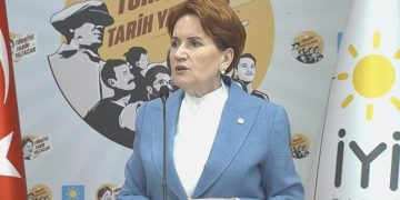  Akşener, GİK üyeleriyle bir ortaya geldi