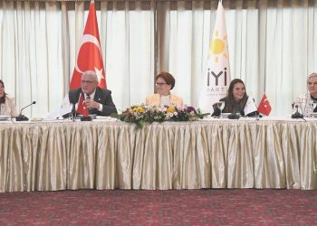 Akşener partisinin 28. Periyot milletvekilleriyle görüştü