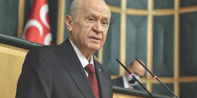 Bahçeli: Parlamenter sisteme geri dönme hayalleri suya düştü
