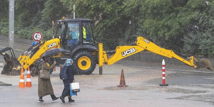 Başşehir Ankara’da sağanak tesirli oluyor