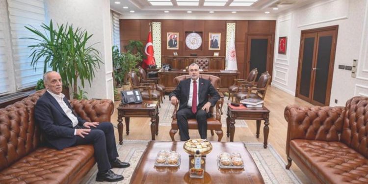 Çalışma Bakanı Işıkhan ve Türk-İş Lideri Atalay’dan ‘asgari ücret’ görüşmesi