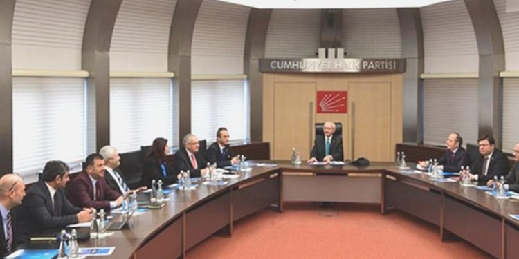 CHP’de tüm MYK üyeleri istifa etti