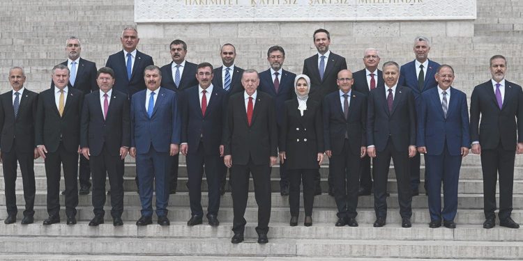 Cumhurbaşkanı Erdoğan ve kabine üyelerinden Anıtkabir’e ziyaret