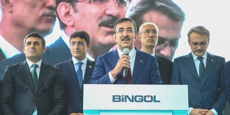 Cumhurbaşkanı Yardımcısı Yılmaz: TOKİ ile Bingöl’e 7 bin 702 konut kazandırdık