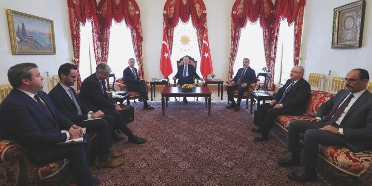 Dolmabahçe’de kritik görüşme gerçekleşti