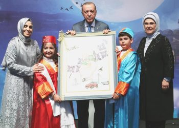 Erdoğan, torununun mezuniyet merasimine katıldı