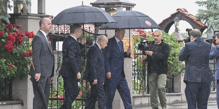 Erdoğan ve Bahçeli ile görüşmesi sona erdi