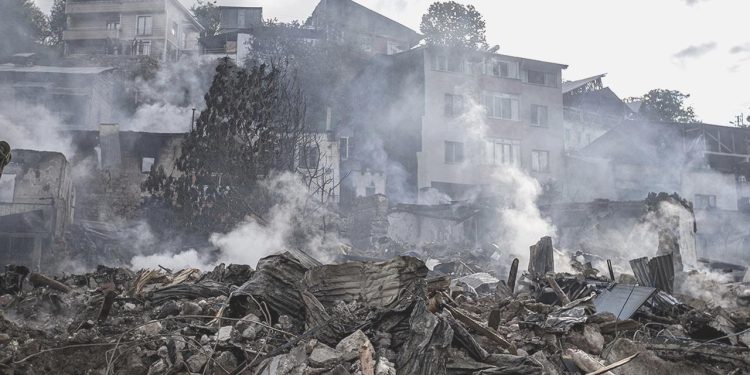  Erzurum’un Pazaryolu ilçesinde 12 konut yandı