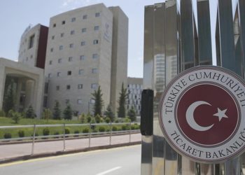 Fahiş fiyat uygulayan 17 bin 278 firmaya ceza yağdı