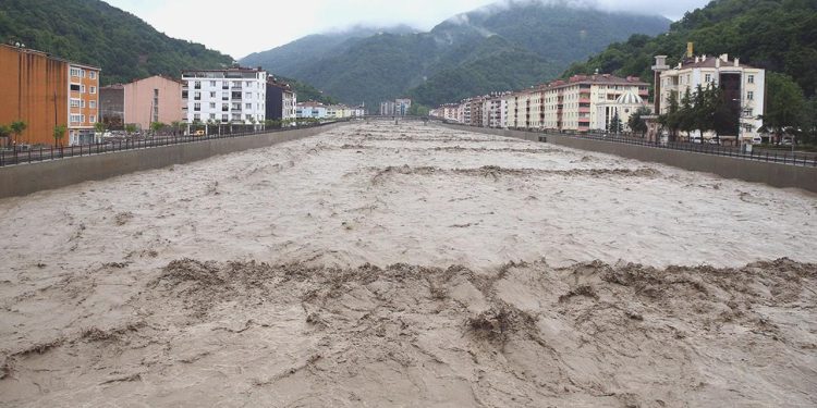 Karadeniz’de 4 vilayette sel felaketi! İçişleri Bakanı’ndan açıklama