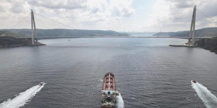 Milletlerarası gemilerin Boğaz geçişlerine yeni düzenleme