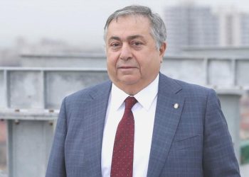 “Önüne gelenin müteahhit olması engellenmeli”