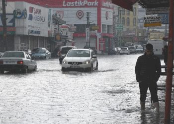 Samsun’da şiddetli yağış nedeniyle eğitime bir gün orta verildi