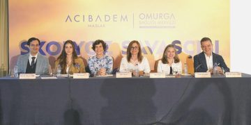 Skolyoz Savaşçılarından en manalı adım! Podyumda meydan okudular!