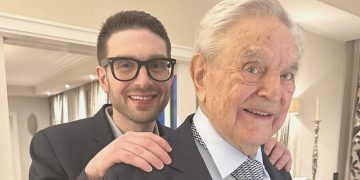 Soros imparatorluğunu oğlu yönetecek