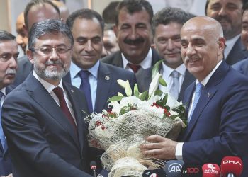 Tarım ve Orman Bakanı İbrahim Yumaklı misyonu Vahit Kirişci’den devraldı