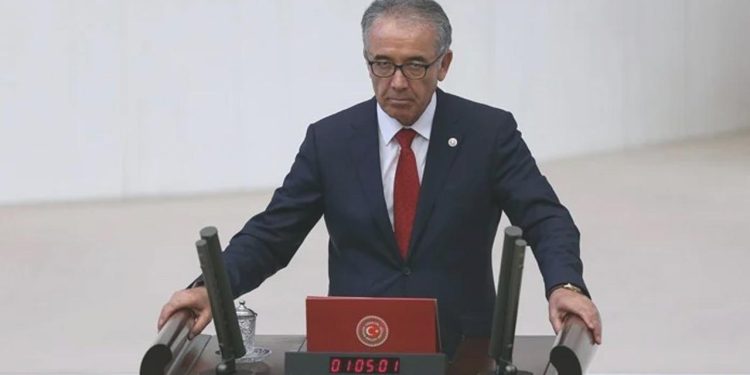 UYGUN Parti’de istifa