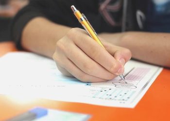 YKS’nin birinci oturumu Temel Yeterlilik Testi başladı