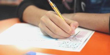 YKS’nin birinci oturumu Temel Yeterlilik Testi başladı