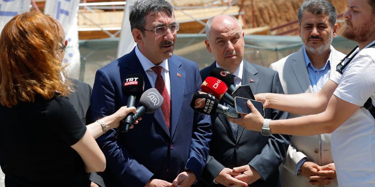 Cevdet Yılmaz: Enflasyonla mücadelemiz sonuna kadar devam edecek