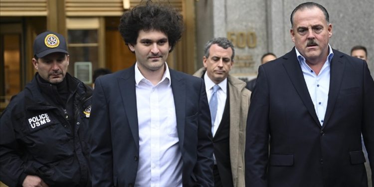 Kripto para borsası FTX’ten eski CEO ve ortaklarına 1 milyar dolarlık tazminat davası